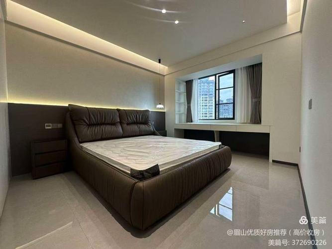 鑫龙湾98.8万精装江景房，4-2-2格局140平，品牌家俬拎包入住